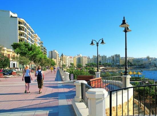 Seaview Apartment In Fort Cambridge, Sliema Dış mekan fotoğraf